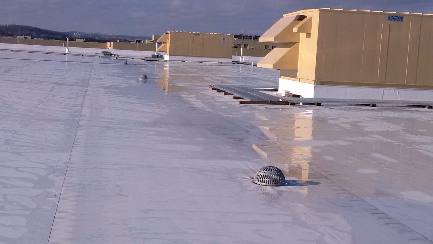 High Quality, TPO, PVC & EPDM Roofing Systems. Description 1 High Quality, TPO, PVC & EPDM Roofing Systems.. Description 1